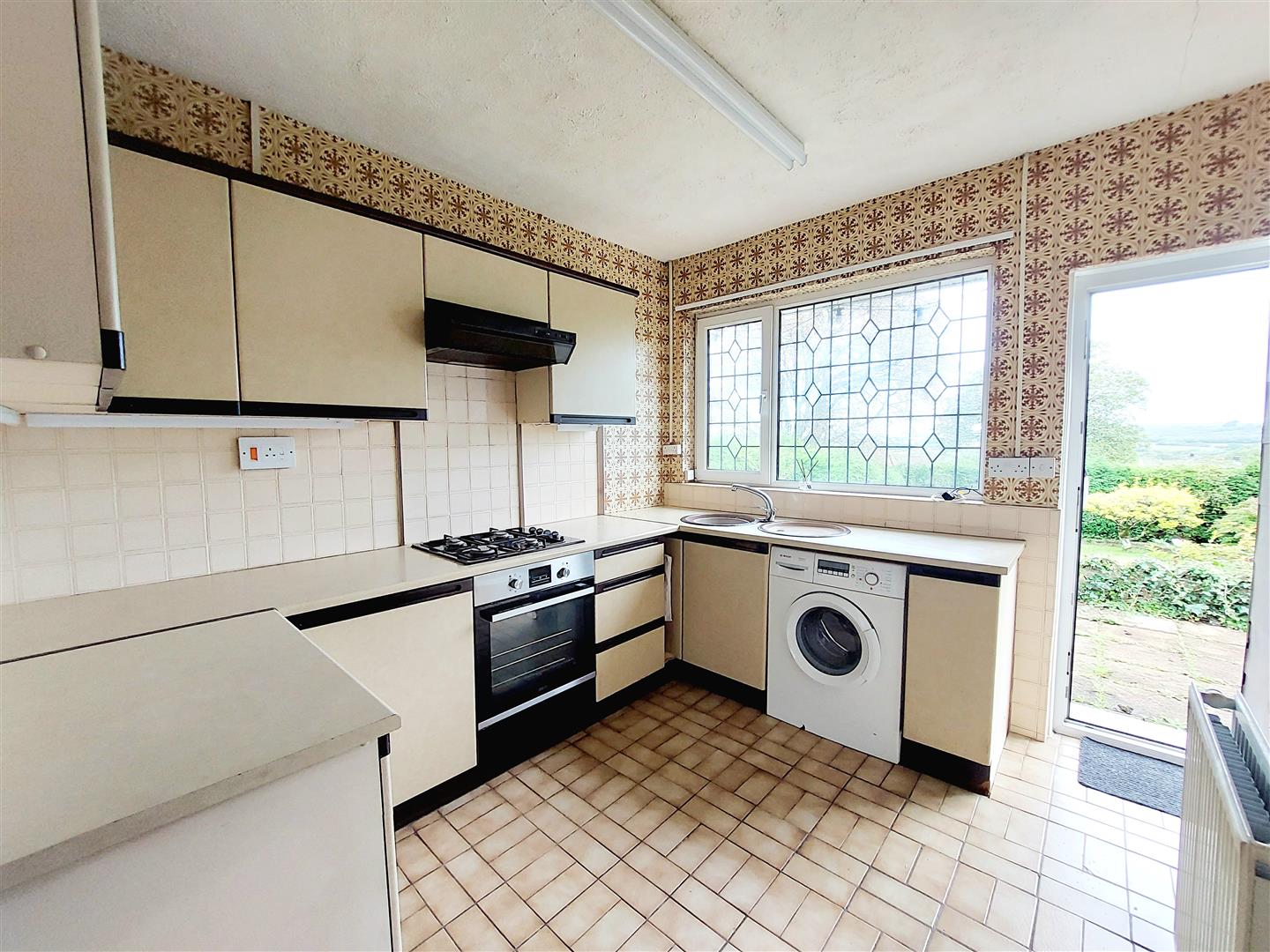 Victoria Road, Waunarlwydd, Swansea, SA5 4SX